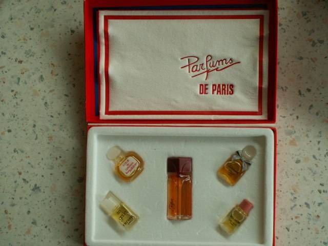 Parfums de Paris.jpg